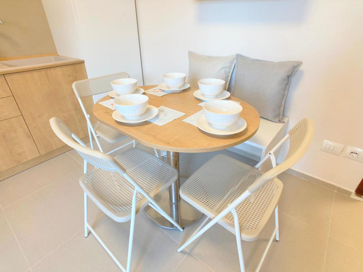 13 Eur For Monthly Stay - Home By The Sea - Hbs Golem  Buitenkant foto
